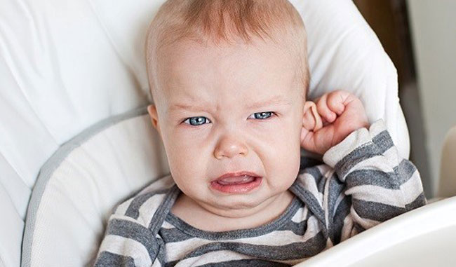 جلوگیری از عفونت گوش نوزاد
