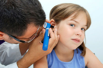 عفونت گوش میانی در نوزاد
