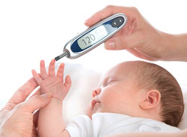 کاهش قند خون در نوزاد
