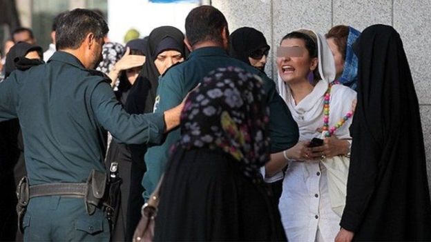 مجازات زنان بی حجاب در ایران
