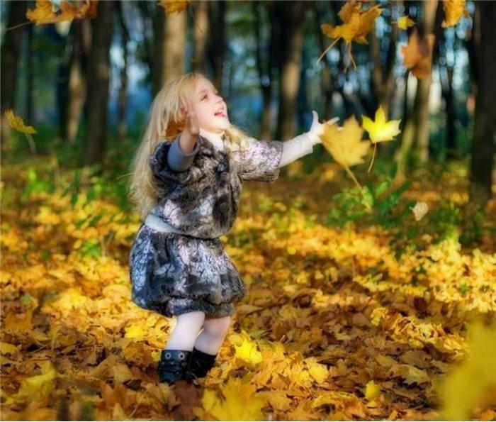تصاویر فصل پاییز کودکانه