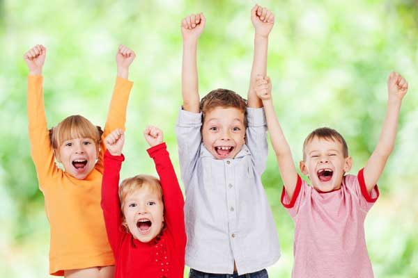 چگونه کودک شاد تربیت کنیم
