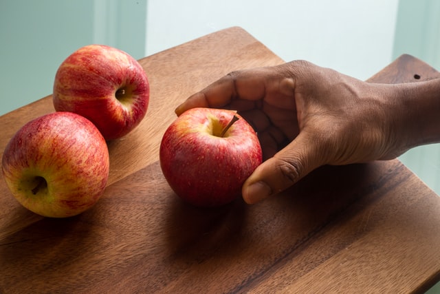 چگونه در خانه سرکه سیب درست کنیم
