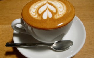 چگونه روی قهوه قلب درست کنیم
