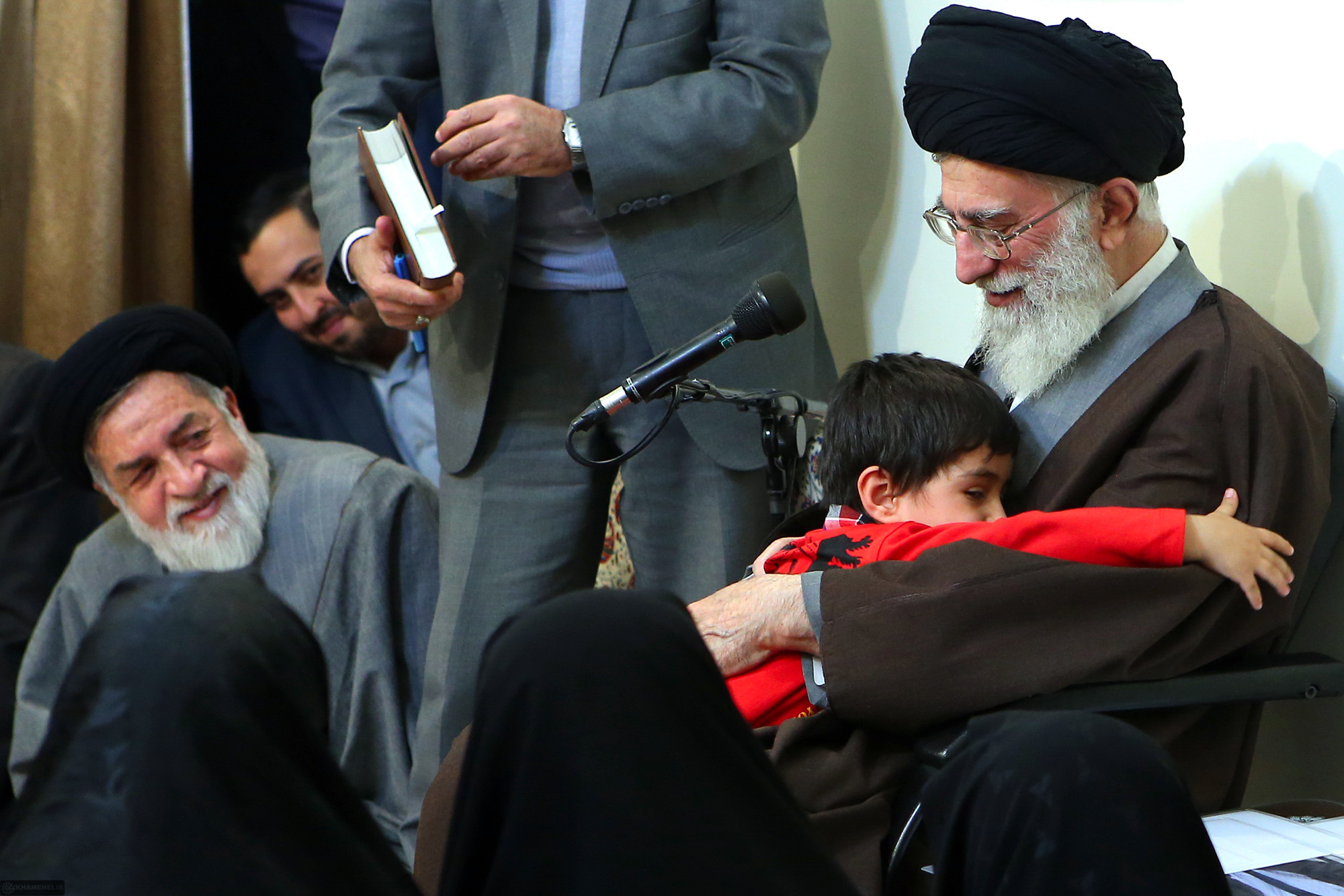 عکس رهبر ایران و خانواده