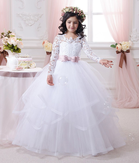 عکس دختر بچه ایرانی با لباس عروس