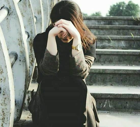 عکس دختر غمگین و تنها بدون متن