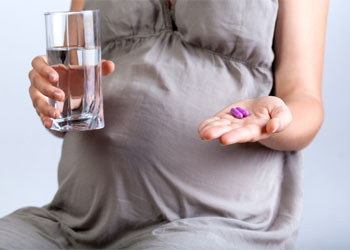 درمان سرماخوردگي و گلو درد در دوران بارداري

