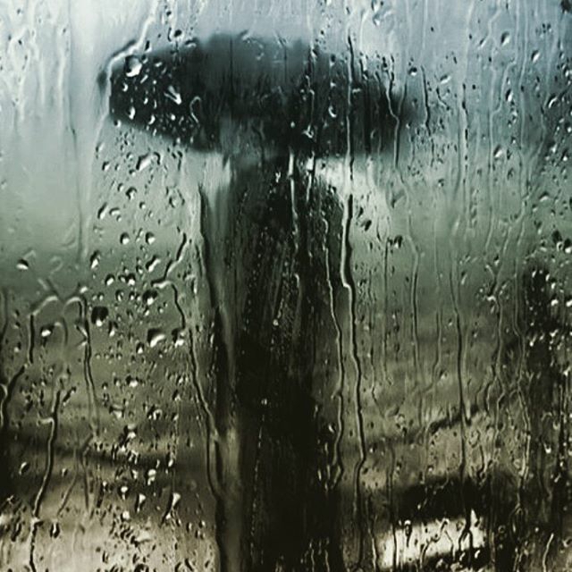 عکس بارانی غمگین