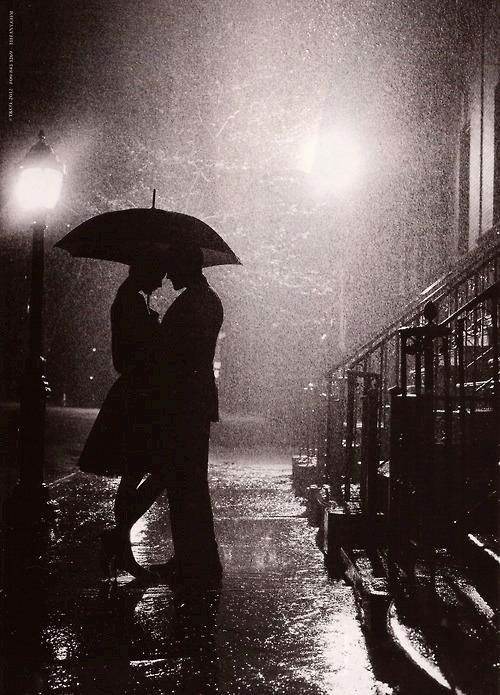 عکس عاشقانه بارانی دو نفره