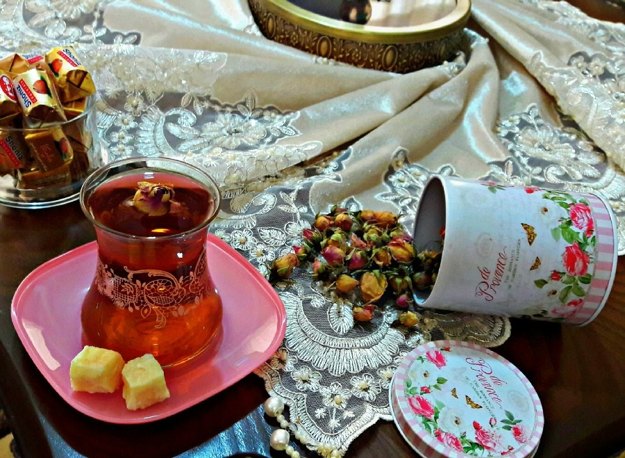 عکس چای و شیرینی عصرانه