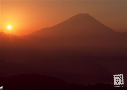 عکس طلوع خورشید از پشت کوه