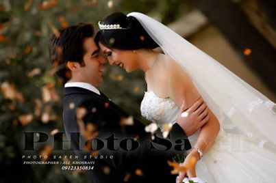 عکس عروس و داماد در باغ ایرانی