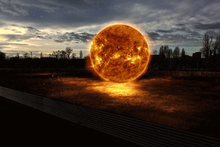 عکس کره زمین و خورشید