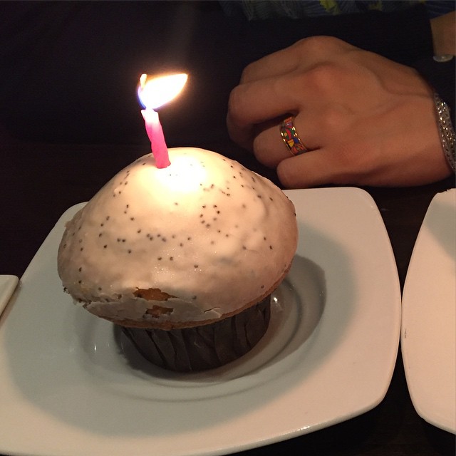 عکس کیک تولد با شمع 26 سالگی