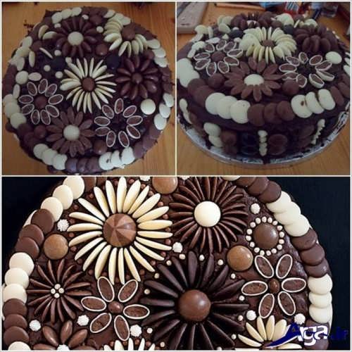 عکس تزیین کیک شکلاتی خانگی