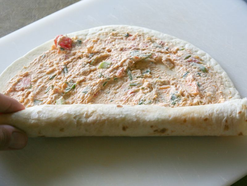 طرز تهیه رولت الویه با نان لواش
