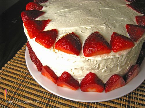 طرز تهیه کیک خامه ای ساده برای تولد
