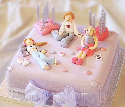 کیک تولد دخترانه شیک و زیبا
