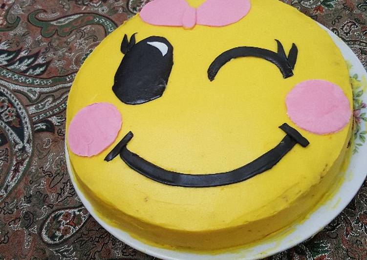 عکس کیک به رنگ زرد
