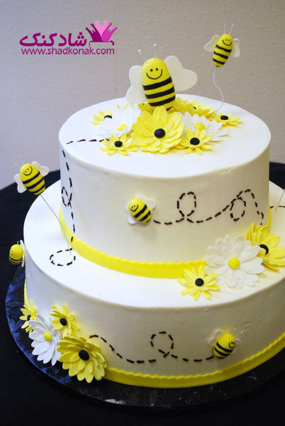 کیک تولد زنبوری با خامه
