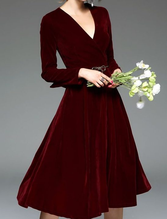 مدل لباس مجلسی با پارچه مخمل گلدار
