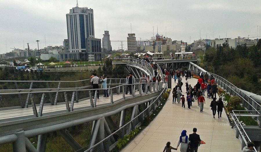 عکس هایی از پل طبیعت در تهران
