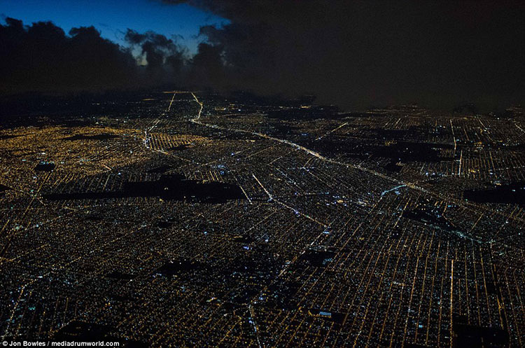 عکس هوایی از ایران در شب