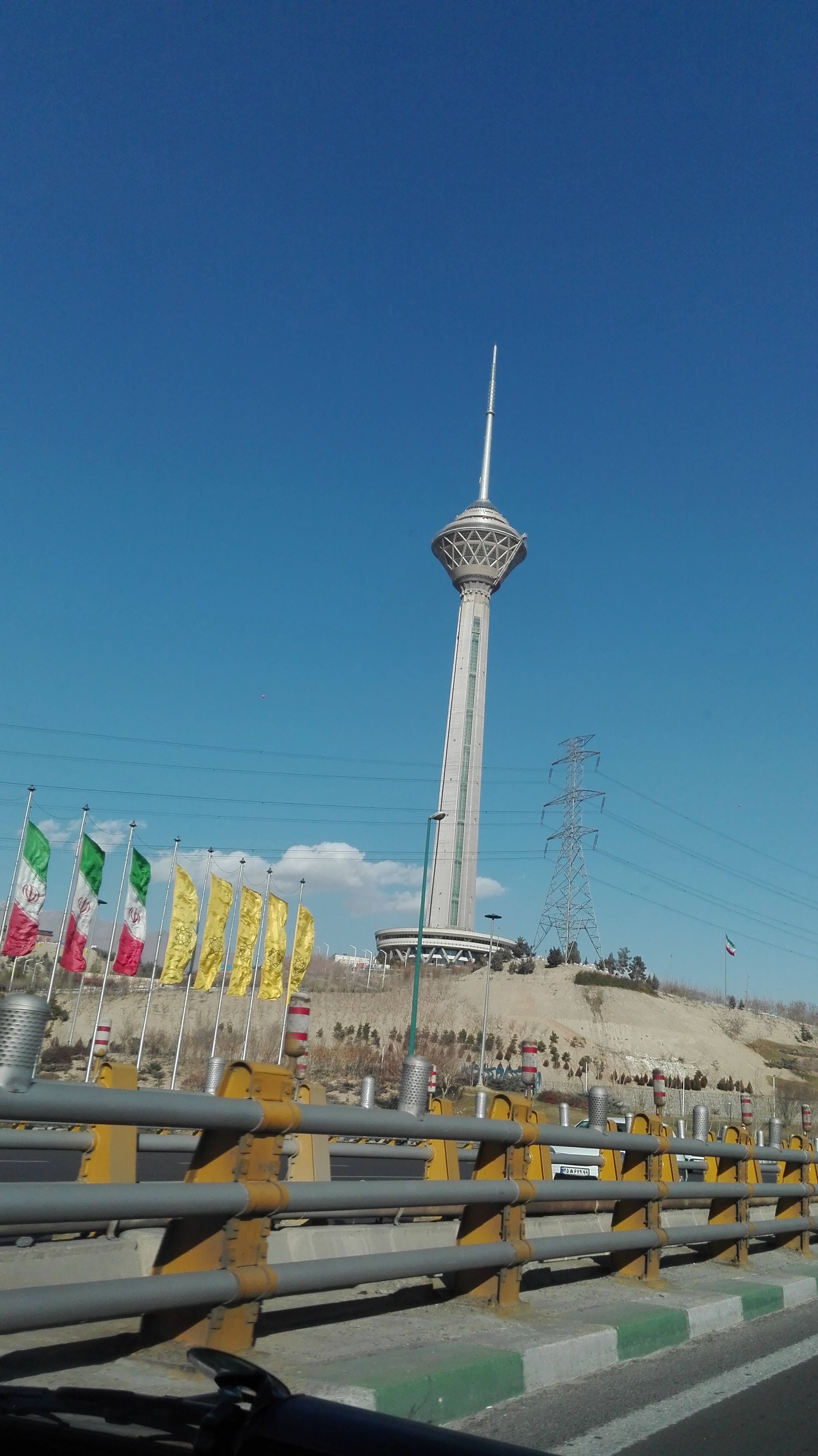 عکس تهران برج میلاد برای پروفایل