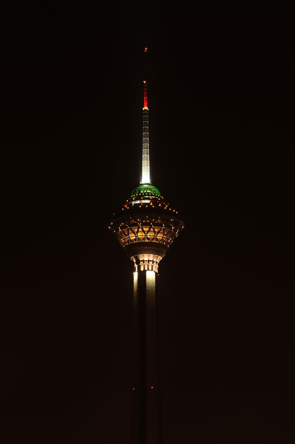 عکس تهران برج میلاد برای پروفایل