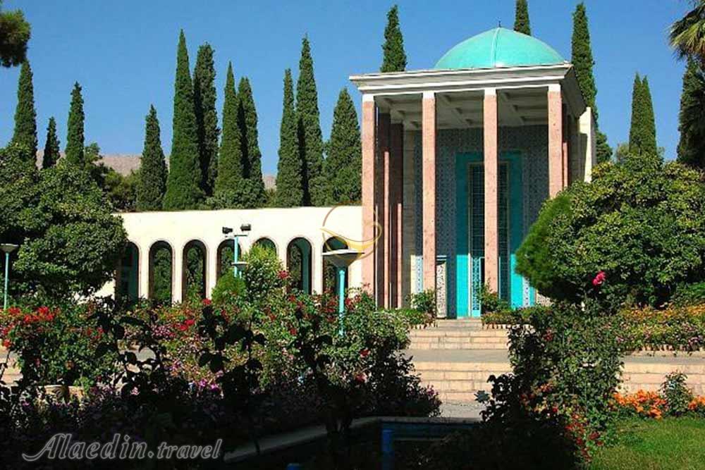 عکس آرامگاه سعدی شیرازی
