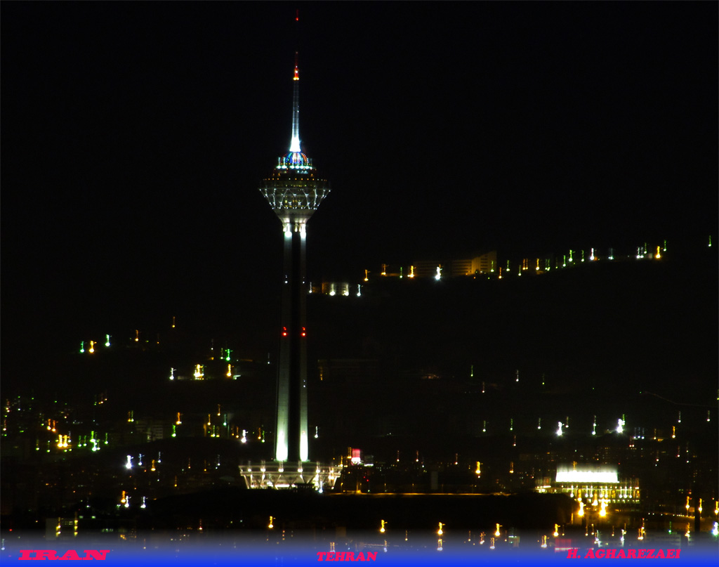 عکس برج میلاد تهران در شب