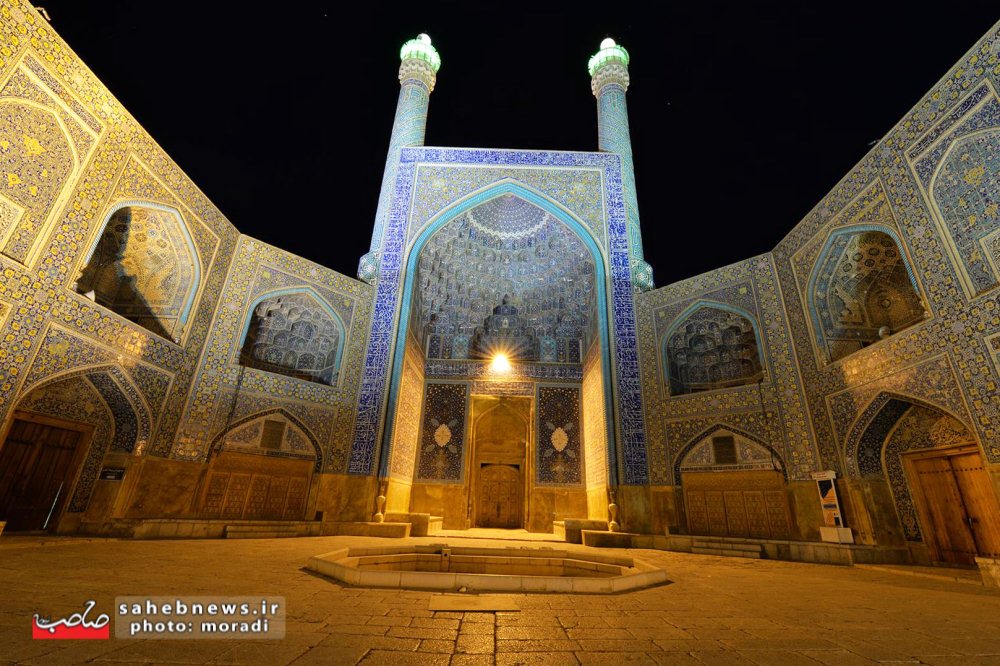 عکس مسجد امام اصفهان در شب