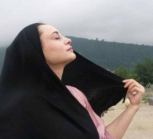 عکسهای بی حجاب مریم کاویانی در خارج از کشور