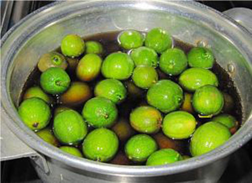 طرز تهیه لیمو خشک سیاه
