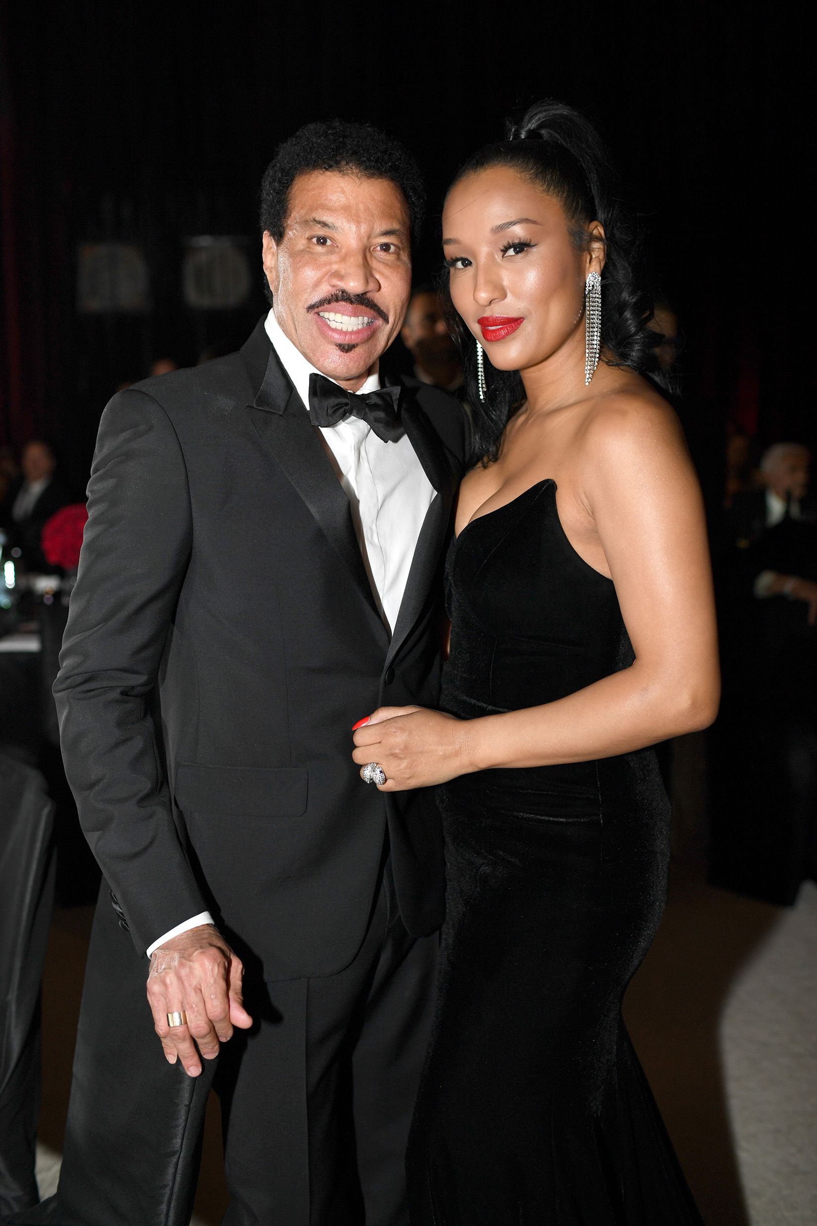 pic of lionel richie wife
