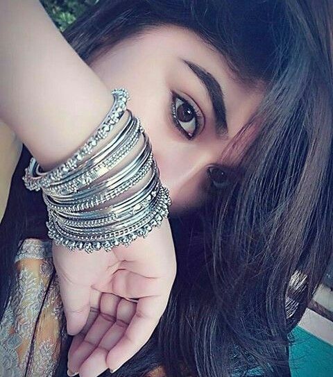 pic of beautiful eyes of girl