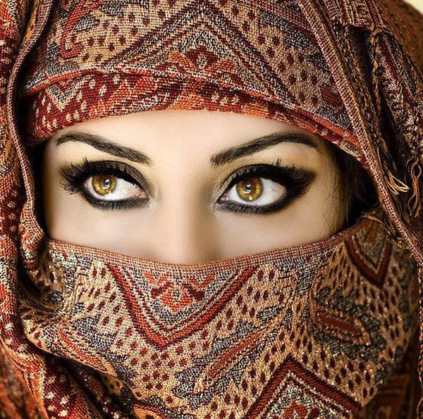 pic of beautiful eyes of girl
