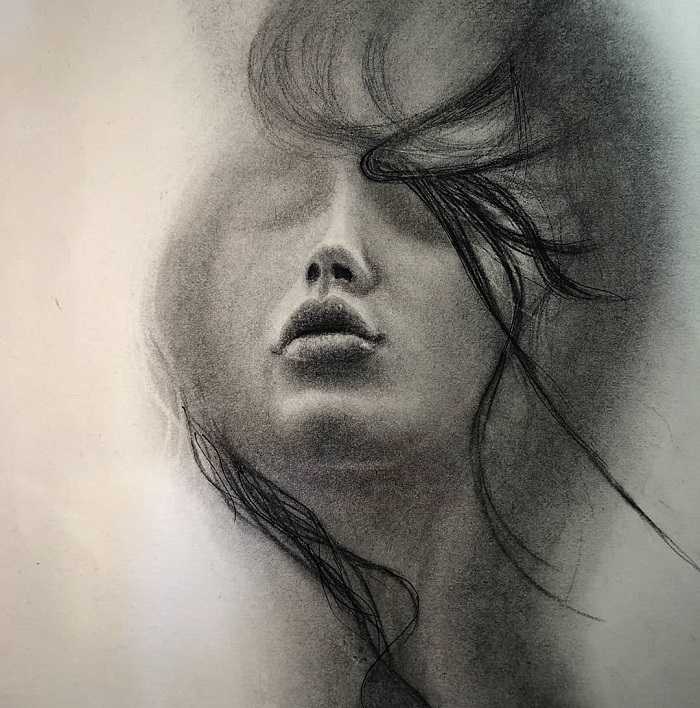 نقاشی دختر غمگین با مداد سیاه