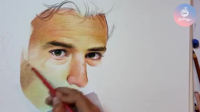 نقاشي چهره با مداد رنگي