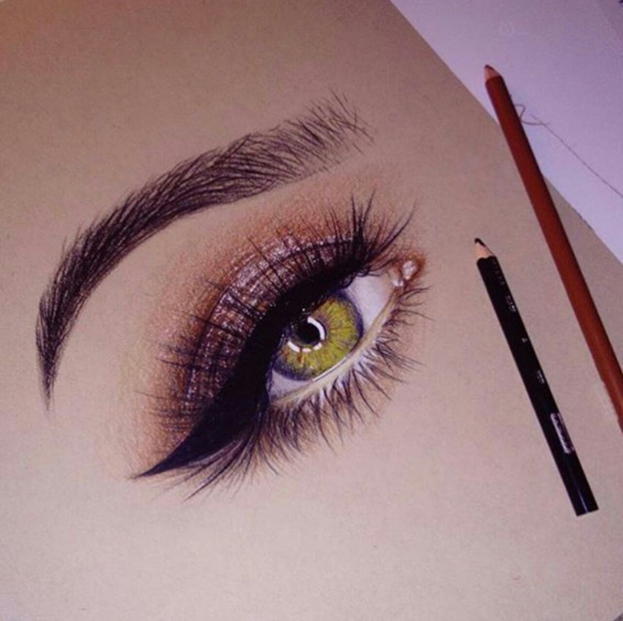 عکس نقاشی چشم با مداد رنگی