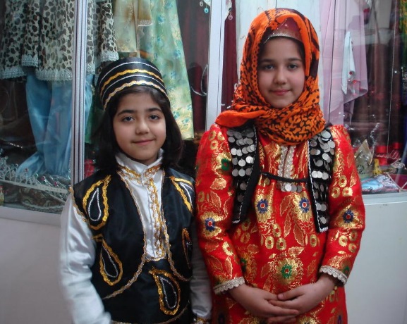 نقاشی لباس محلی آذربایجان شرقی