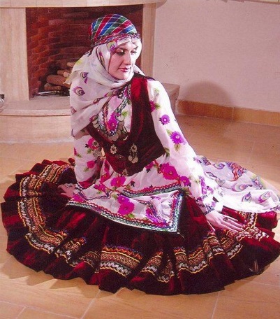 نقاشی لباس سنتی مازندران