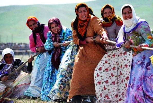 نقاشی لباس محلی آذربایجان شرقی
