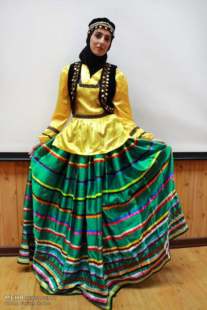 نقاشی لباس محلی مازندرانی