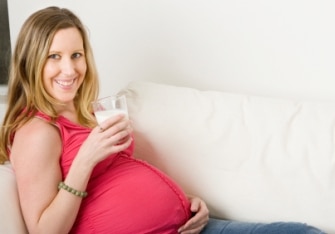 خوردن شیر و دوغ شتر در بارداری
